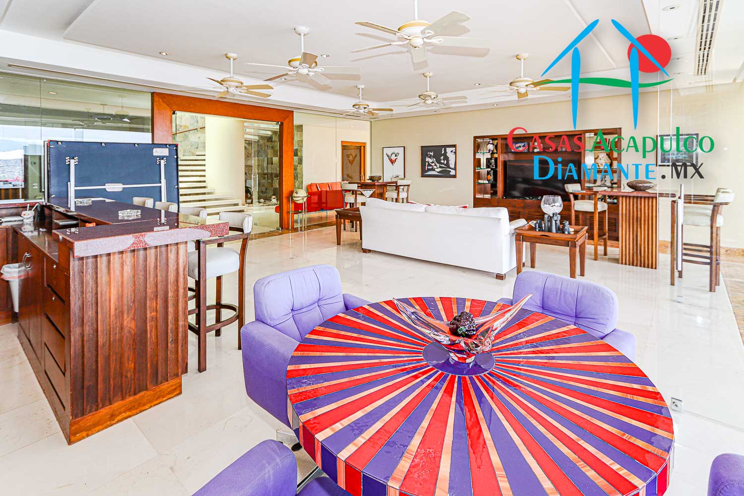 Villa Portofino - Salón de juegos antes de Otis 9